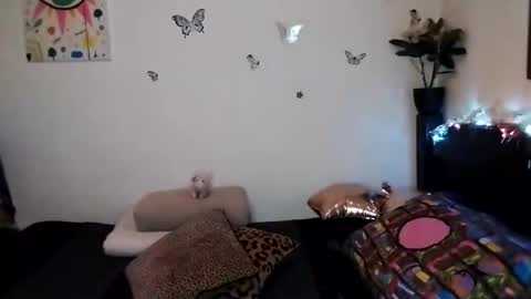 Snapshot of emilywhitee_ chatting on 12-23-24, 03:40 Valentina independent model online show from 12-23-24, 03:40