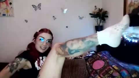 Snapshot of emilywhitee_ chatting on 12-29-24, 02:38 Valentina independent model online show from 12-29-24, 02:38