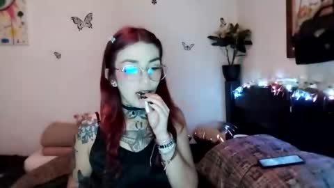 Snapshot of emilywhitee_ chatting on 01-27-25, 01:59 Valentina independent model online show from 01-27-25, 01:59