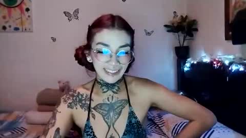 Snapshot of emilywhitee_ chatting on 02-05-25, 04:59 Valentina independent model online show from 02-05-25, 04:59