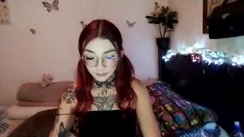 Snapshot of emilywhitee_ chatting on 02-07-25, 02:19 Valentina independent model online show from 02-07-25, 02:19