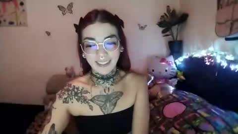 Snapshot of emilywhitee_ chatting on 03-08-25, 02:55 Valentina independent model online show from 03-08-25, 02:55