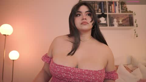 Snapshot of emilyxrose_ chatting on 02-03-25, 07:42 IG thickemmsss online show from 02-03-25, 07:42