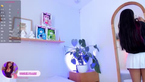 Emily Bank online show from 11-07-25, 02:17