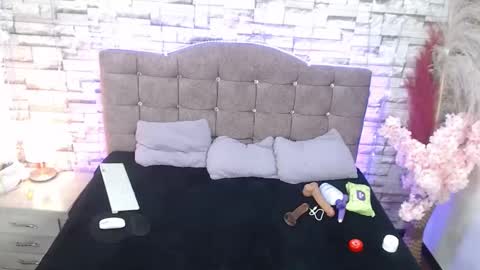 Snapshot of emilyy_sexy01 chatting on 10-09-25, 10:46 emilyy_sexy01 online show from 10-09-25, 10:46