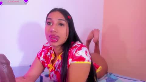 Snapshot of emilyy_walker chatting on 02-14-26, 12:35 emilyy_walker online show from 02-14-26, 12:35