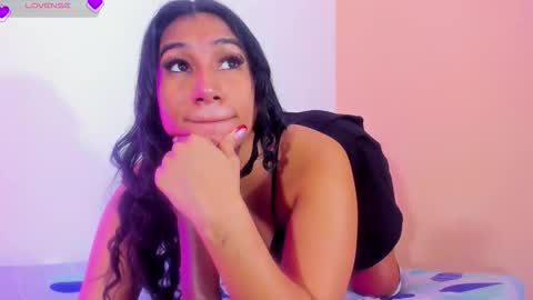 Snapshot of emilyy_walker chatting on 03-18-26, 12:30 emilyy_walker online show from 03-18-26, 12:30