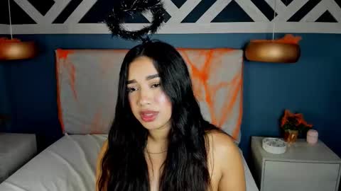 Snapshot of emilyzahar chatting on 10-25-25, 09:17 Emily online show from 10-25-25, 09:17