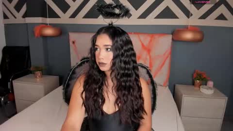 Snapshot of emilyzahar chatting on 10-31-25, 11:55 Emily online show from 10-31-25, 11:55