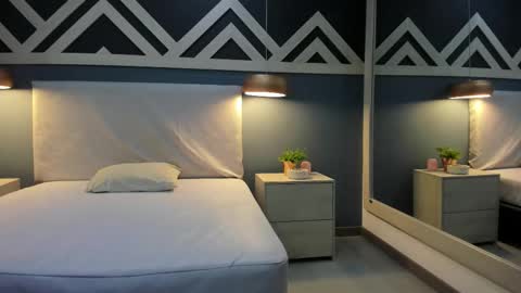 Snapshot of emilyzahar chatting on 11-21-25, 11:20 Emily online show from 11-21-25, 11:20