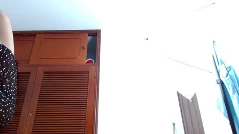 emilyzans07 online show from 02-05-25, 08:57