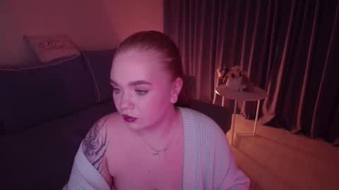 Emmi online show from 10-07-25, 03:25
