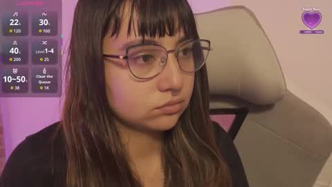 Snapshot of emitaa17228 chatting on 11-07-25, 07:47 emma online show from 11-07-25, 07:47