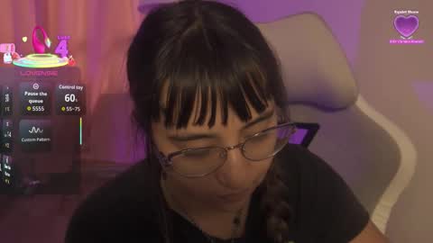 Snapshot of emitaa17228 chatting on 11-30-25, 08:02 emma online show from 11-30-25, 08:02