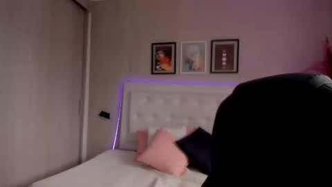 Snapshot of emma__smith01 chatting on 02-21-26, 04:30 Emma online show from 02-21-26, 04:30