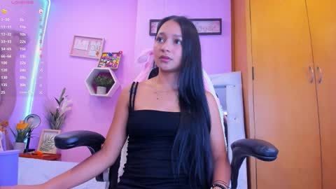 Emma Anturin online show from 10-22-25, 09:58