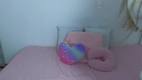 Snapshot of emma_blue_ chatting on 01-23-25, 12:25 Emma Blue modelo independiente online show from 01-23-25, 12:25