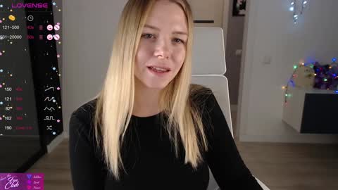 Snapshot of emma_bryan chatting on 12-11-24, 02:11 Emma online show from 12-11-24, 02:11