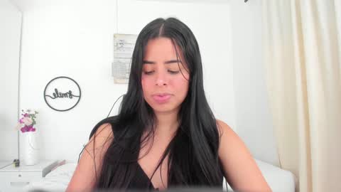 Snapshot of emma_castilloo chatting on 02-01-25, 01:23 Emma Castillo online show from 02-01-25, 01:23