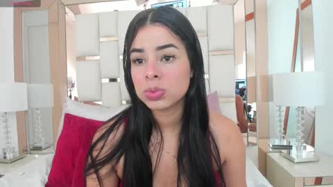 Snapshot of emma_castilloo chatting on 03-01-25, 08:53 Emma Castillo online show from 03-01-25, 08:53