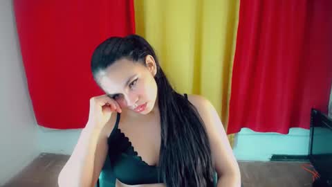 Snapshot of emma_diva chatting on 01-19-25, 11:21 emma online show from 01-19-25, 11:21