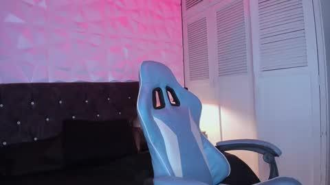 emma_dl2 online show from 12-03-24, 05:12