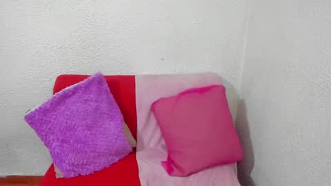 Emma online show from 03-06-25, 03:46