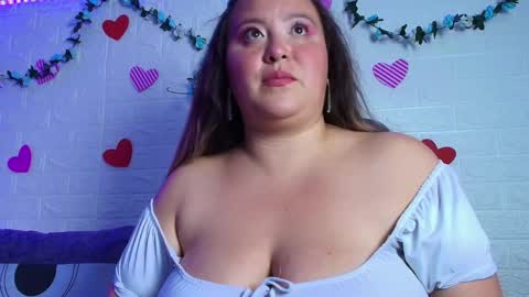 Emma Miel  online show from 11-19-25, 01:38