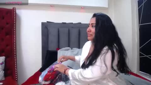 Emma 3 online show from 11-25-25, 08:09