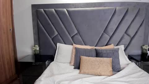 emma_jonness online show from 11-08-25, 05:12