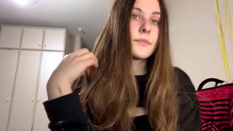 emma_just online show from 01-06-25, 07:31