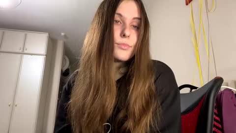 emma_just online show from 01-06-25, 05:16