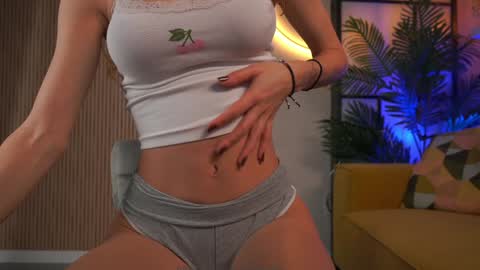    online show from 10-31-25, 03:29