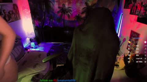 Snapshot of emma_luna059 chatting on 01-17-25, 10:12 LUNA online show from 01-17-25, 10:12