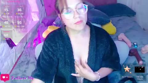 Snapshot of emma_luna1986 chatting on 03-01-25, 05:20 Emma online show from 03-01-25, 05:20