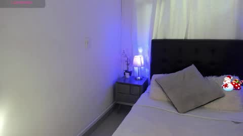 Snapshot of emma_martiin chatting on 01-17-26, 07:06 Im Emma online show from 01-17-26, 07:06