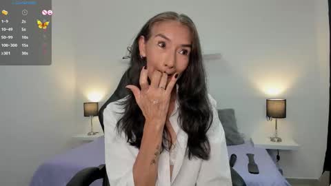 Snapshot of emma_mendoza chatting on 11-13-25, 12:04 Emma online show from 11-13-25, 12:04