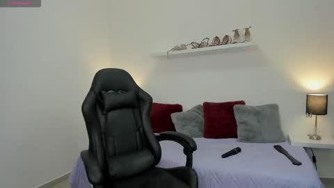 Snapshot of emma_mendoza chatting on 11-14-25, 12:15 Emma online show from 11-14-25, 12:15