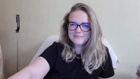 emma_misty_ online show from 09-29-25, 04:56