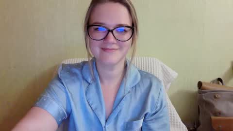 emma_misty_ online show from 10-18-25, 05:35