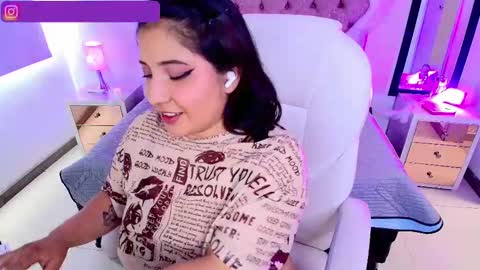 Emma Monserratt online show from 10-09-25, 07:45