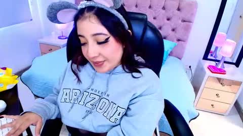 Emma Monserratt online show from 12-05-25, 04:58