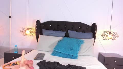 Emma online show from 02-08-25, 03:00