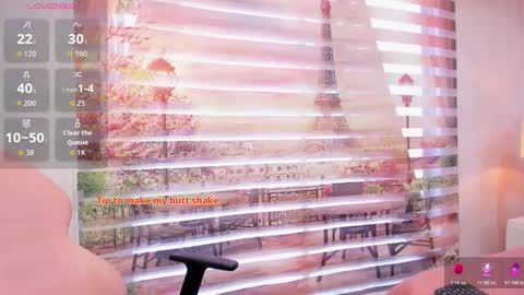 Snapshot of emma_petite4u chatting on 11-20-25, 01:00 Emma online show from 11-20-25, 01:00