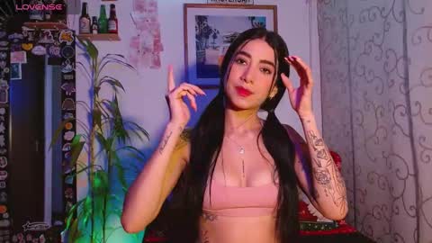 Snapshot of emma_pole_88 chatting on 12-16-24, 11:50 Sara Luna online show from 12-16-24, 11:50