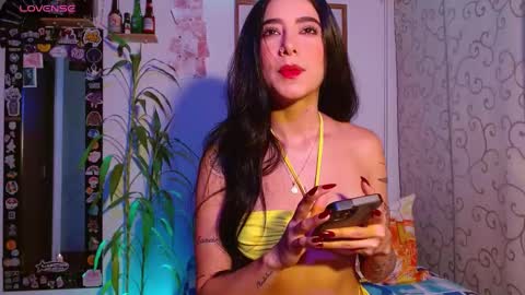 Snapshot of emma_pole_88 chatting on 01-01-25, 08:58 Sara Luna online show from 01-01-25, 08:58