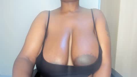 Snapshot of emma_remi chatting on 10-25-25, 01:07 emma_remi online show from 10-25-25, 01:07