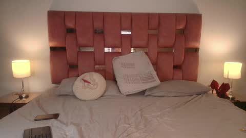 emma_saenz01 online show from 01-28-25, 11:28