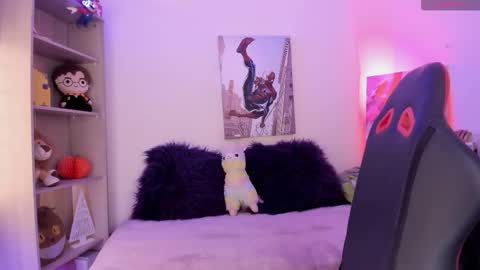 EMMA  online show from 01-10-26, 02:19