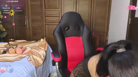 Snapshot of emma_stefania chatting on 02-20-26, 08:20 Emma online show from 02-20-26, 08:20